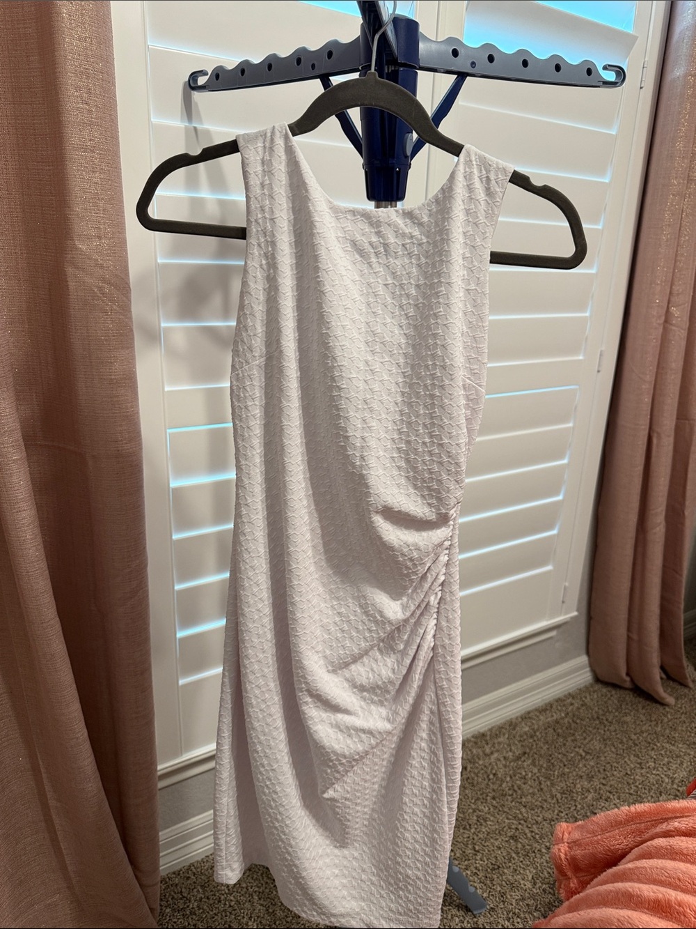 Bisou Bisou White Sleeveless Textured Midi Dress